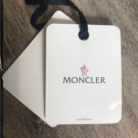 Moncler Barge Asymmetric-Zip Black Quilted Down-filled Coat Size 00 $2250 - Picture 10 of 12